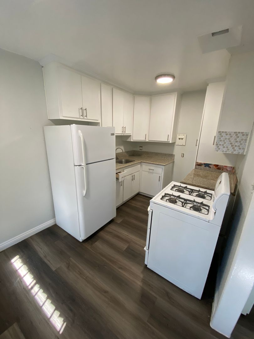 Los Angeles Apartment: 9320 S. Figueroa St.