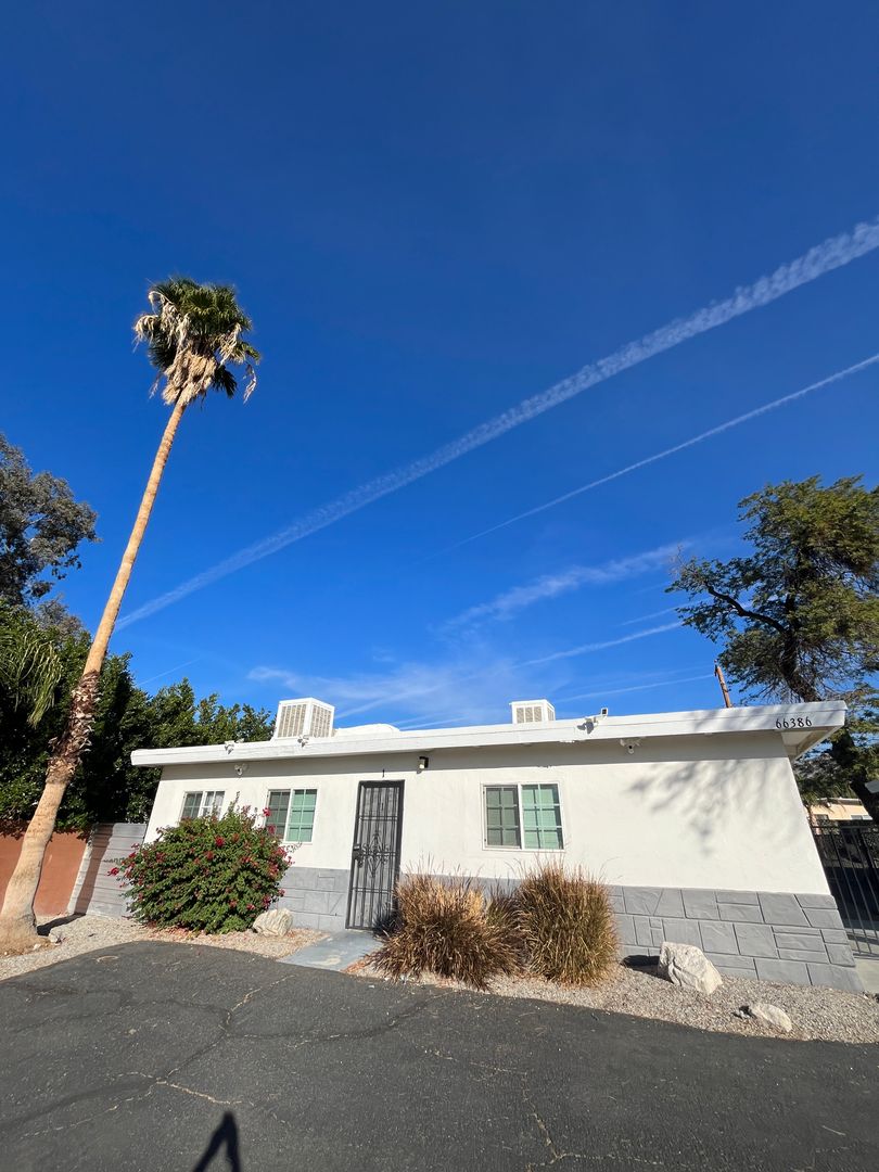 DESERT HOT SPRINGS Apartment: 66386 DESERT VIEW AVE