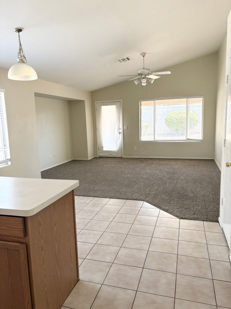 Gilbert House: 709 N. Joshua Tree Ln