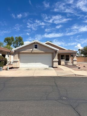 **Perfect 3 BEDROOM/2 Bathroom Home In Gated Community In Mesa (Ellsworth & Baseline)** – photo 1