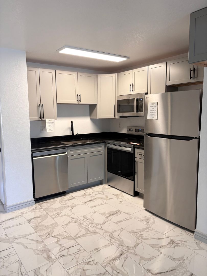 Mesa Condo: 30 E Brown Rd #2035