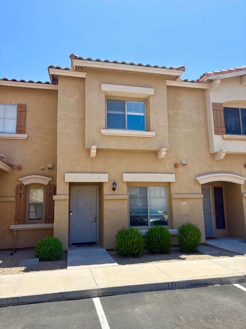 Scottsdale Townhome: 525 N Miller Road #172