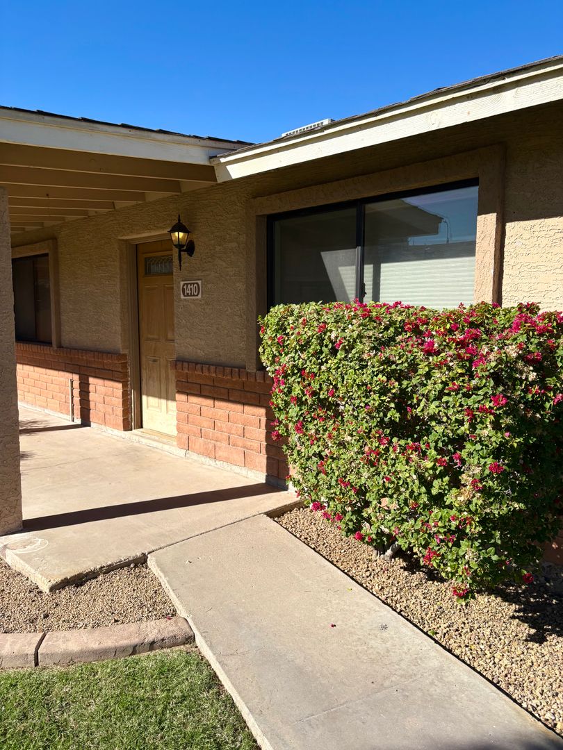 Chandler House: 1410 N Jay Street