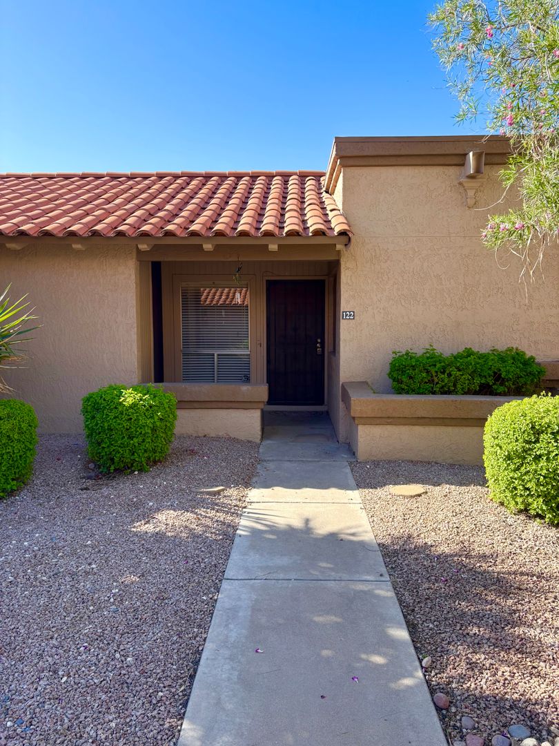 Chandler Condo: 99 N Cooper Road