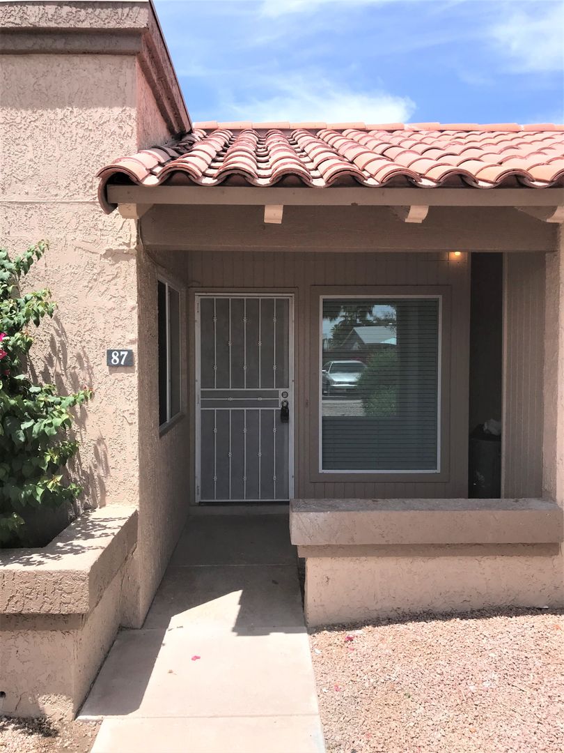 Chandler Condo: 97 N Cooper Road