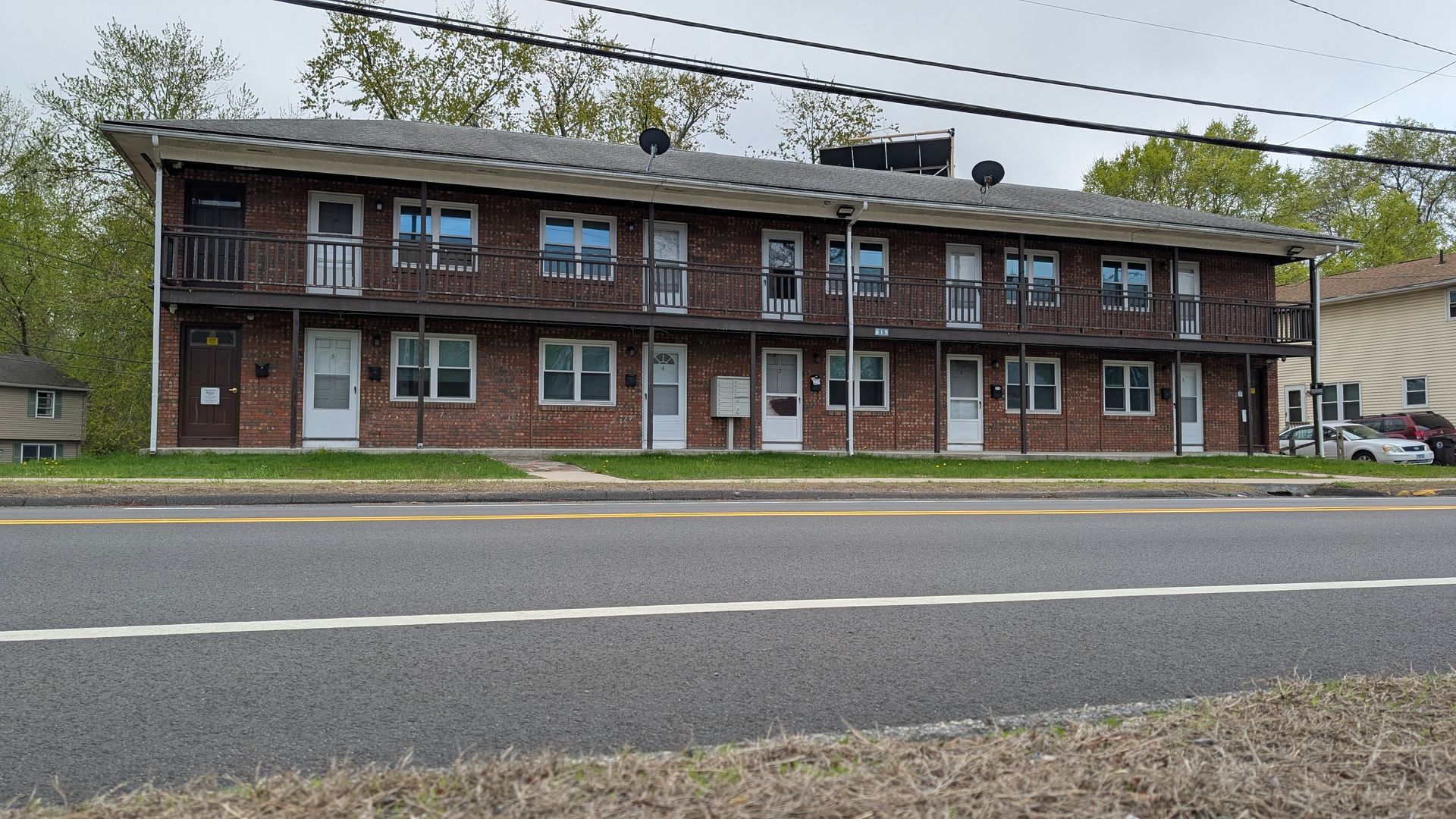 Feeding Hills Apartment: 619 Springfield Street