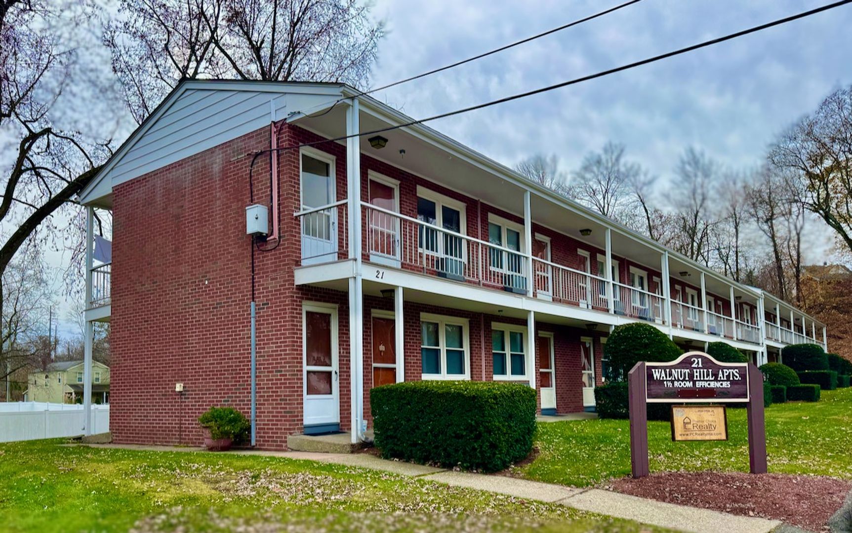 Agawam Apartment: 21 Dwight St