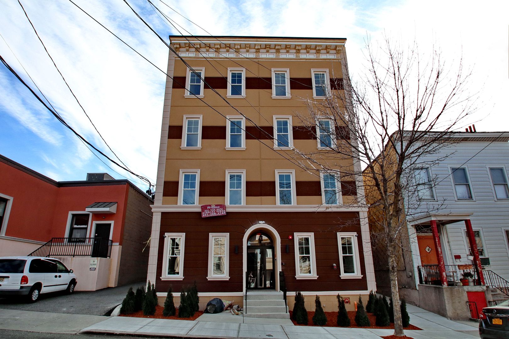 West New York Apartment: 6318 Jackson St