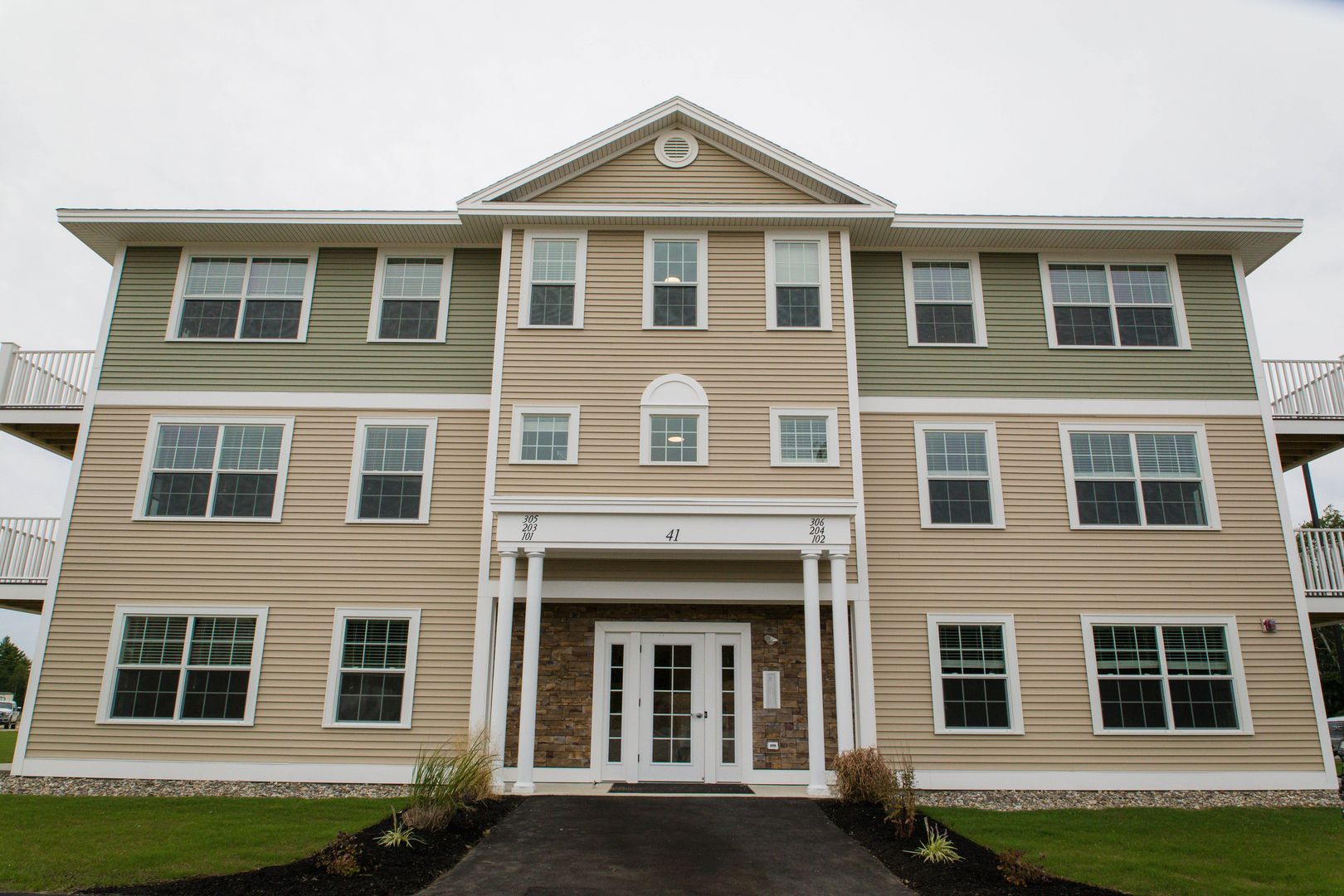 Lisbon Apartment: 70 A Premier Drive