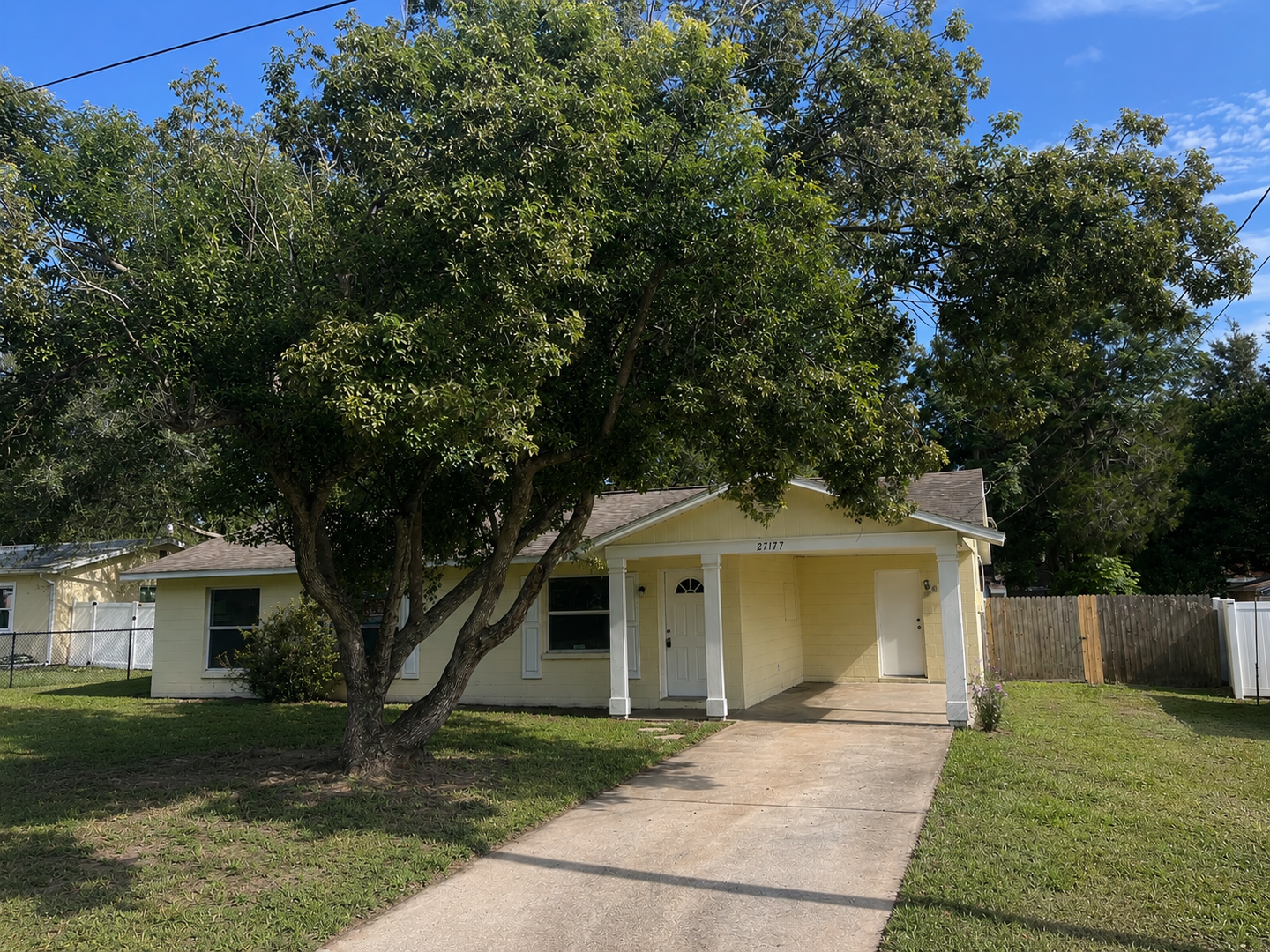 Brooksville House: 27177 Simona Avenue