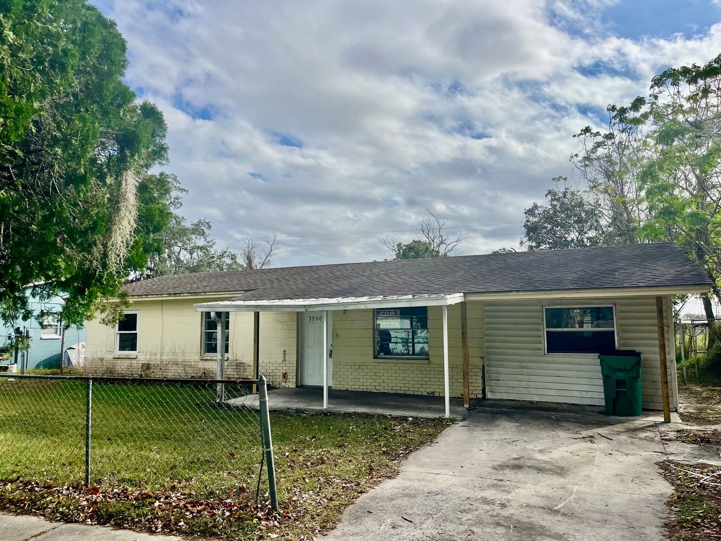 Zephyrhills Apartment: 39500 Lincoln Ave