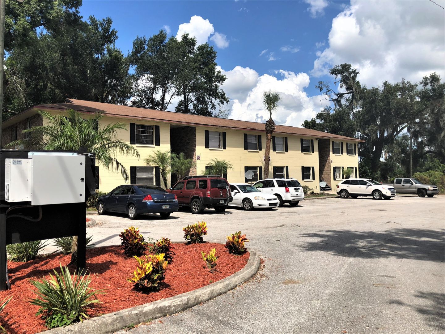 Lakeland Apartment: 927 N. Iowa