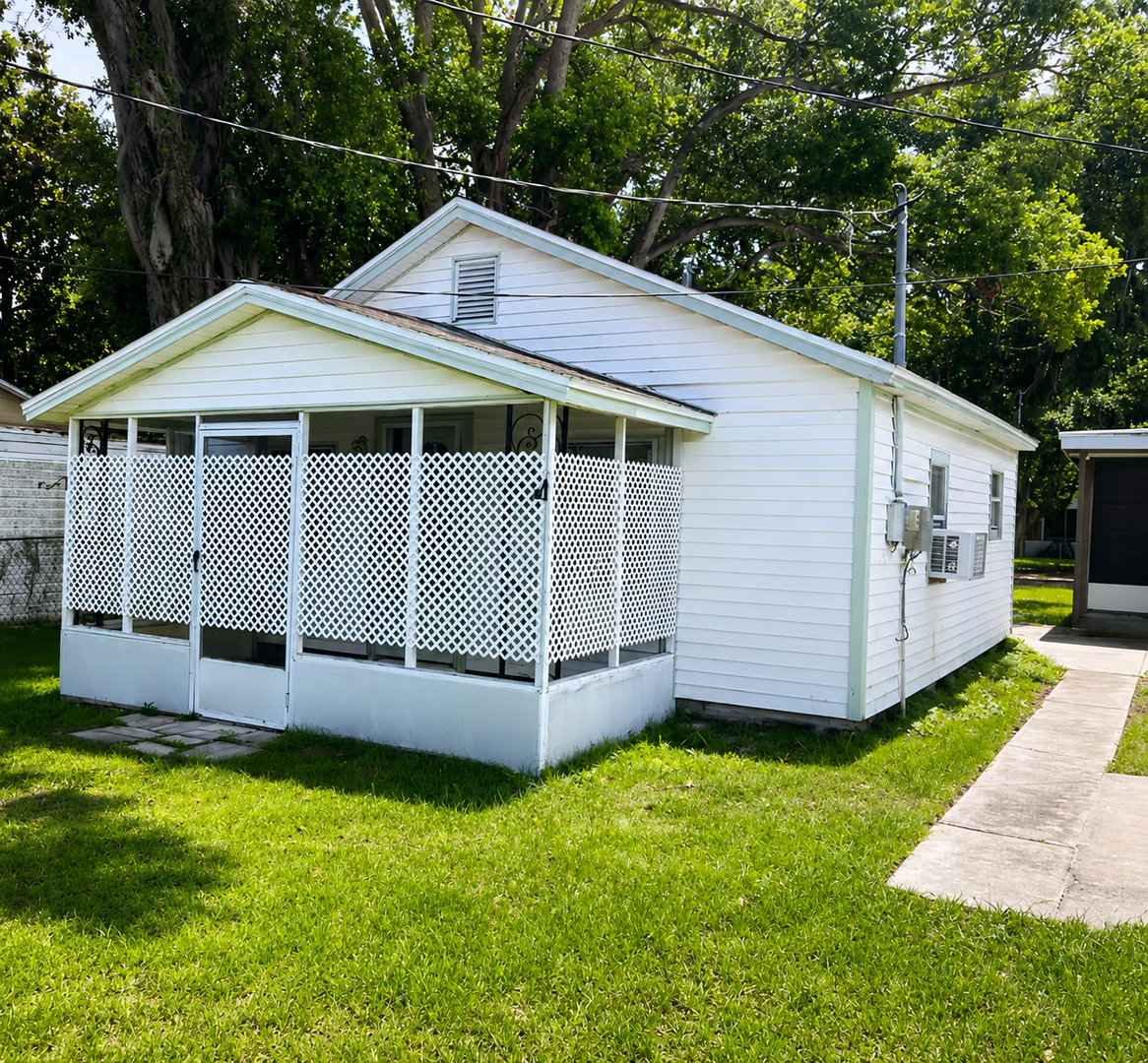 Zephyrhills House: 5617 10th Street