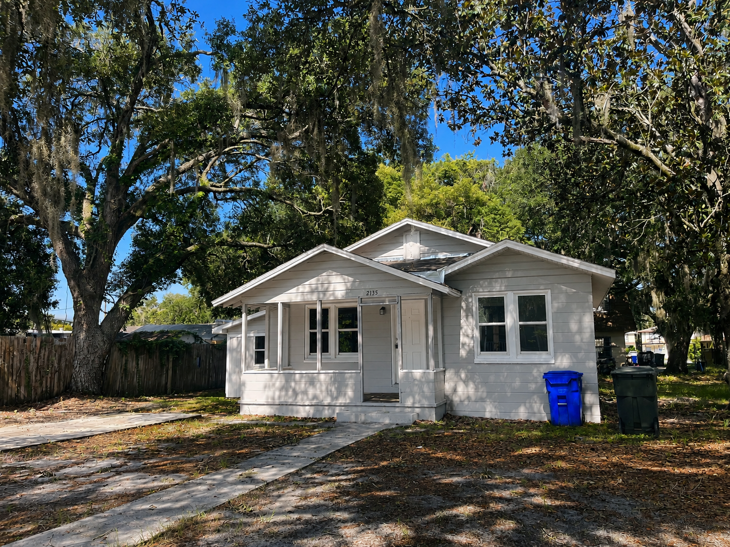 Lakeland House: 2135 King Ave