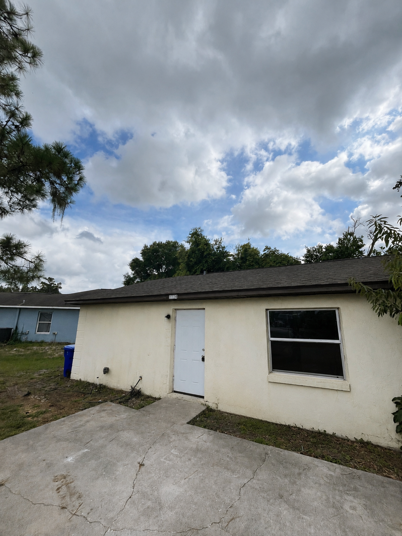 Lakeland House: 1114 Atlantic Road