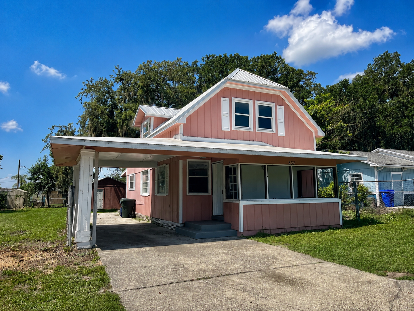 Lakeland House: 837 Lafayette Lane