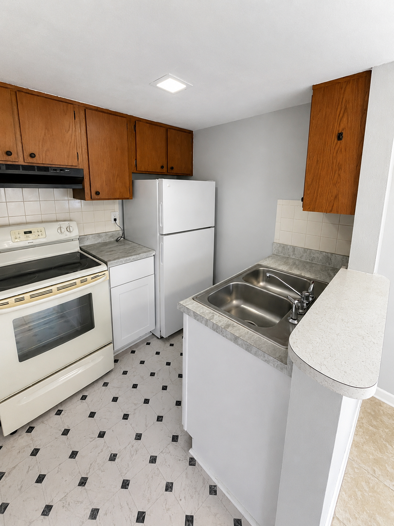 Zephyrhills Apartment: 38010 14th Ave