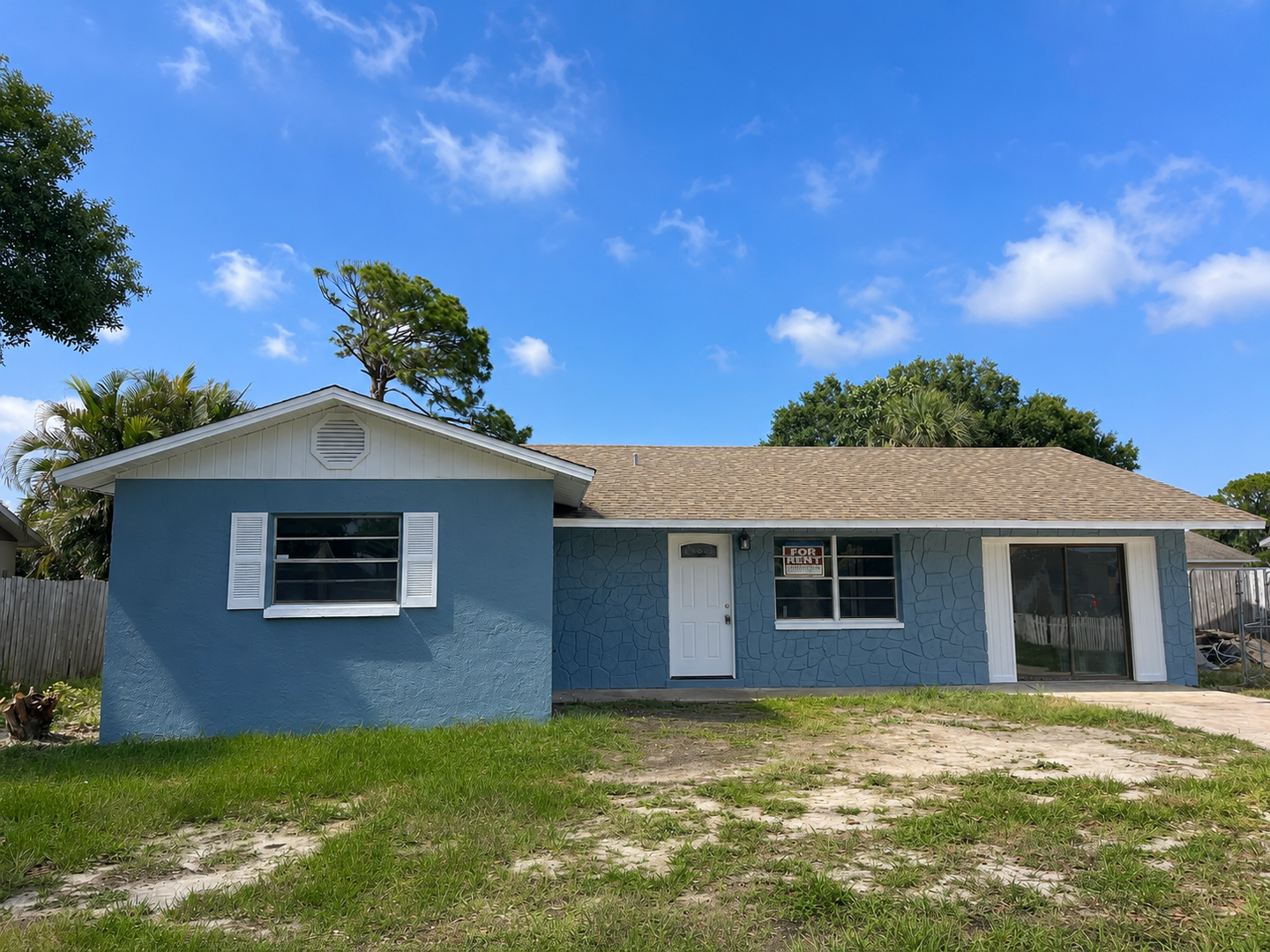 Bradenton House: 511 65th Ave Drive W