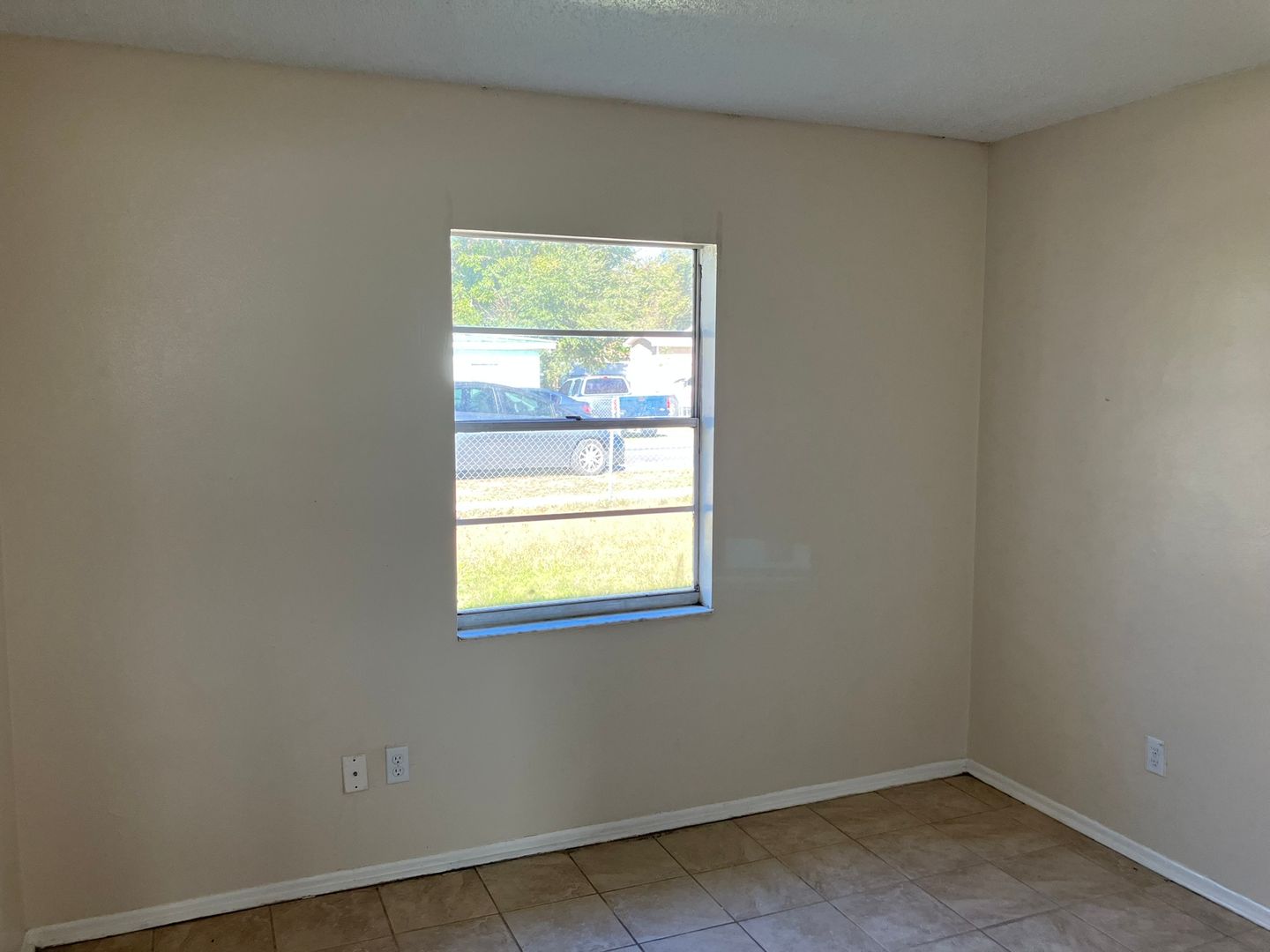 Zephyrhills Apartment: 39500 Lincoln Ave
