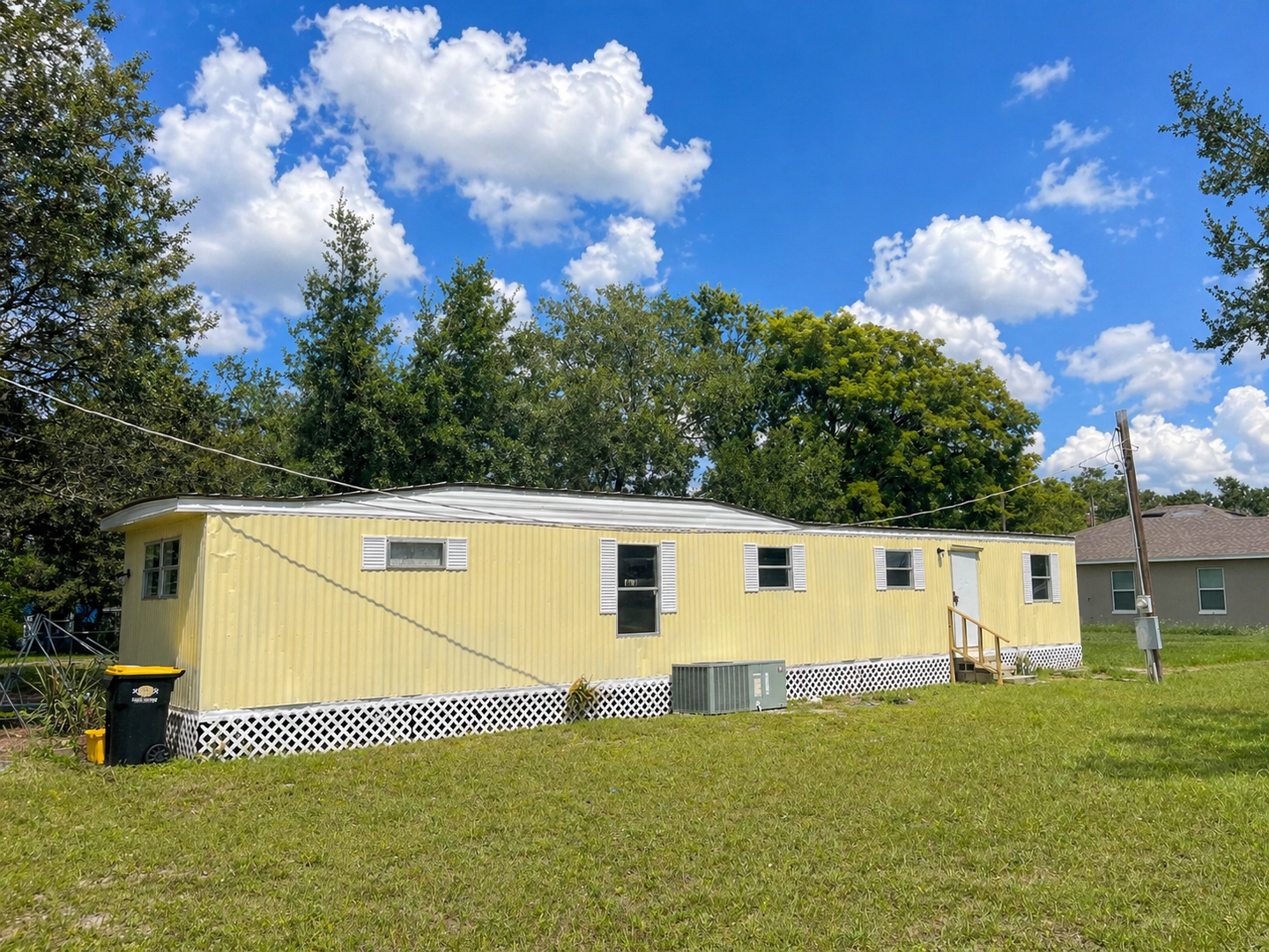 Auburndale Apartment: 225 Adams Street