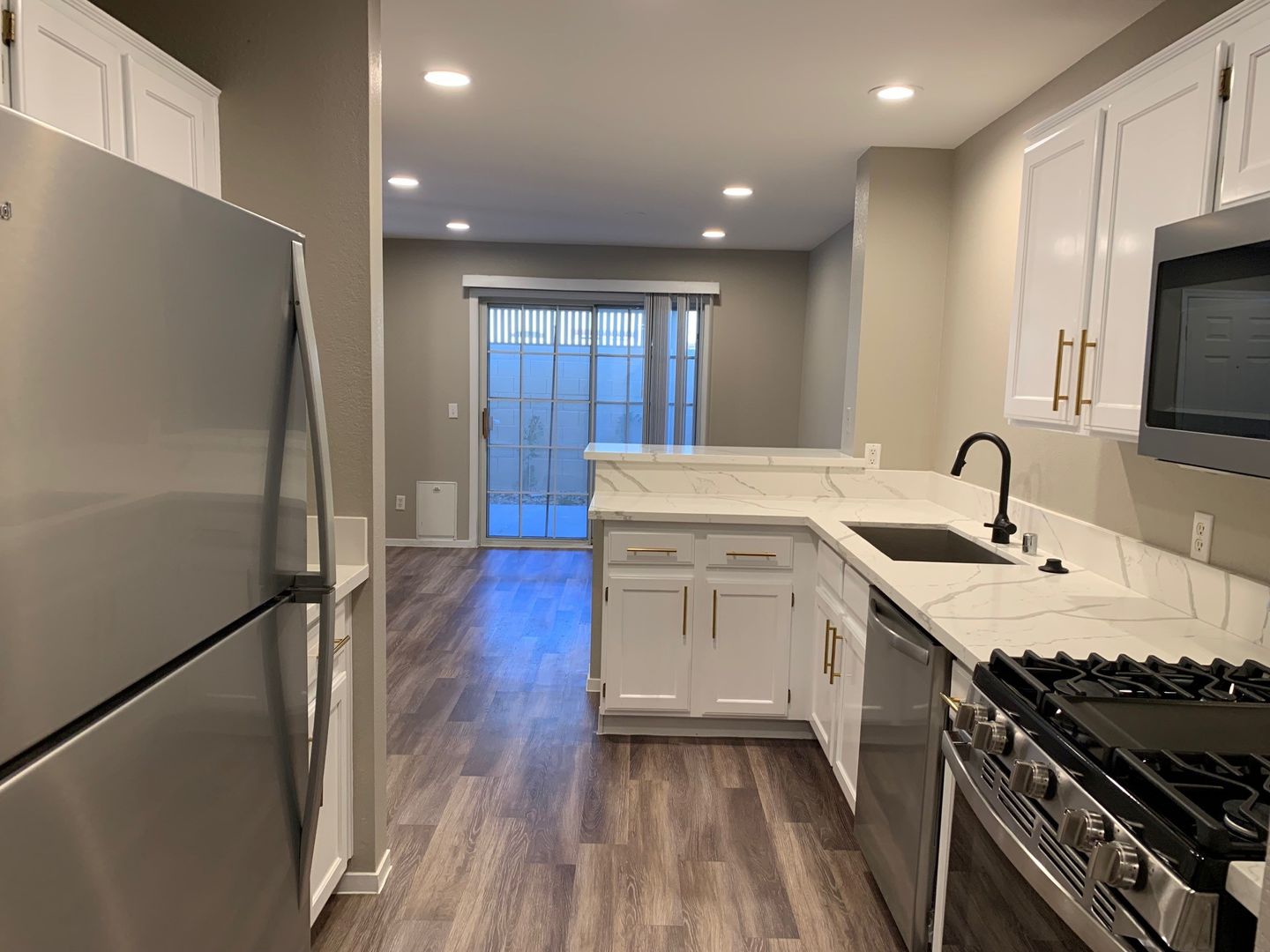 Henderson Townhome: 688 Harbor Mist Avenue
