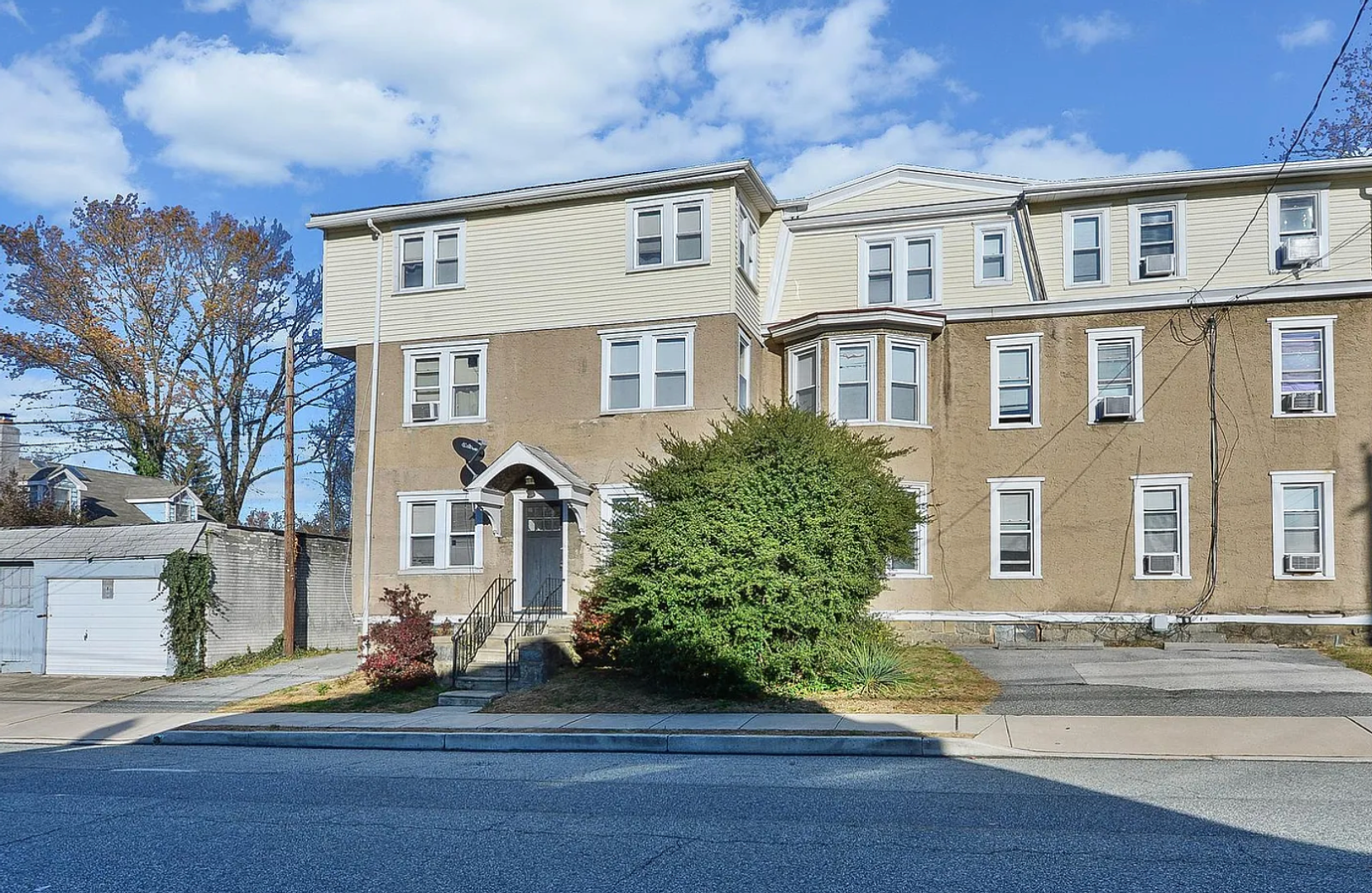 Prospect Park Apartment: 919 12th Ave