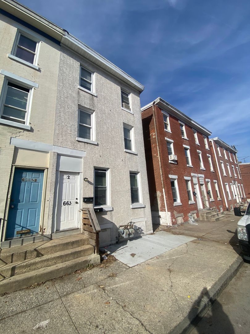 Norristown Apartment: 663 Kohn Street