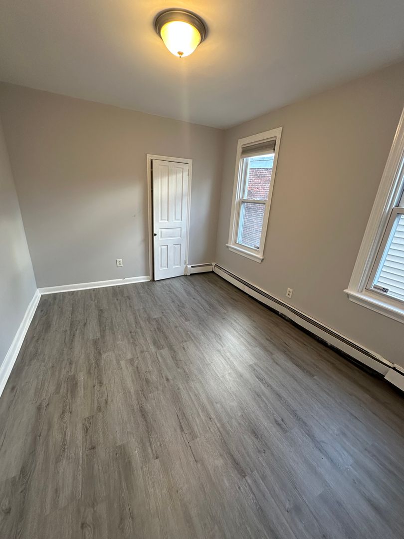 Darby Apartment: 35 North 10th Street