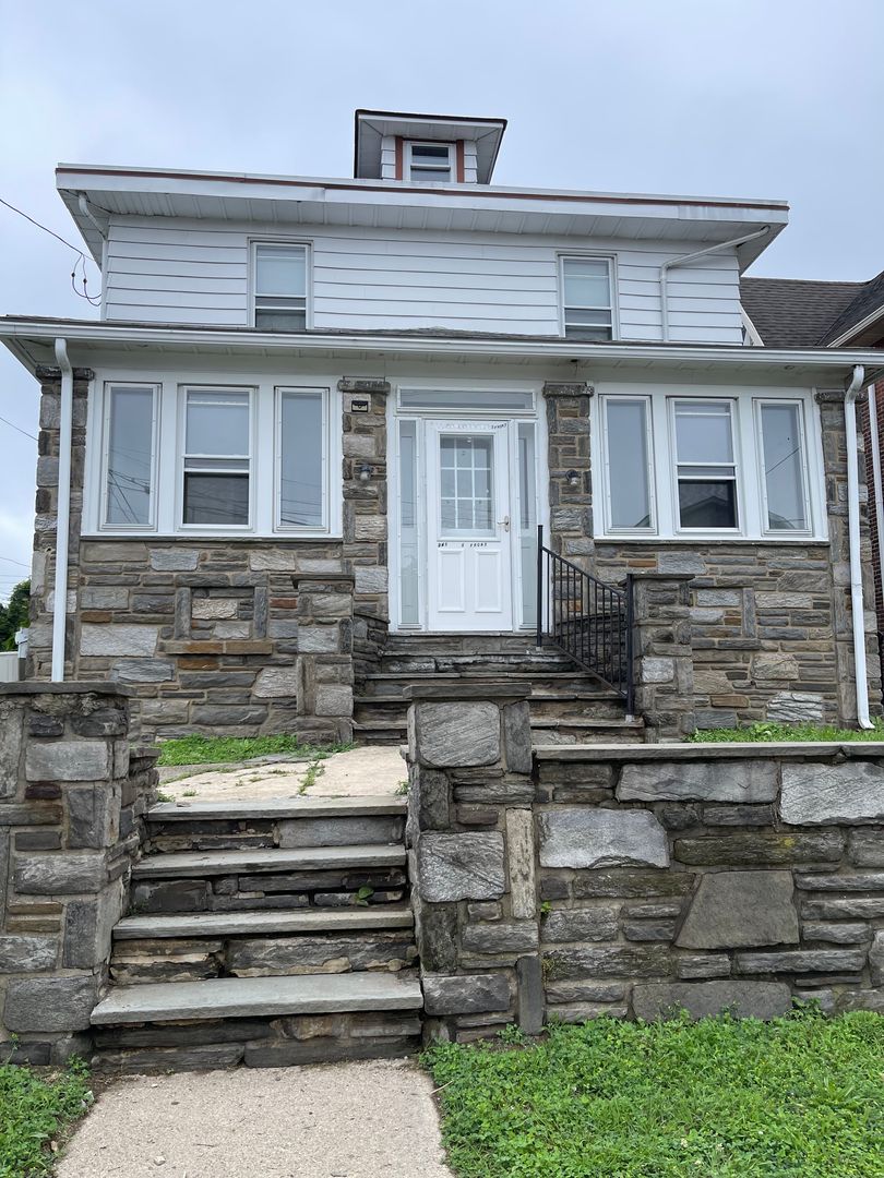 Essington Apartment: 341 Wanamaker Avenue