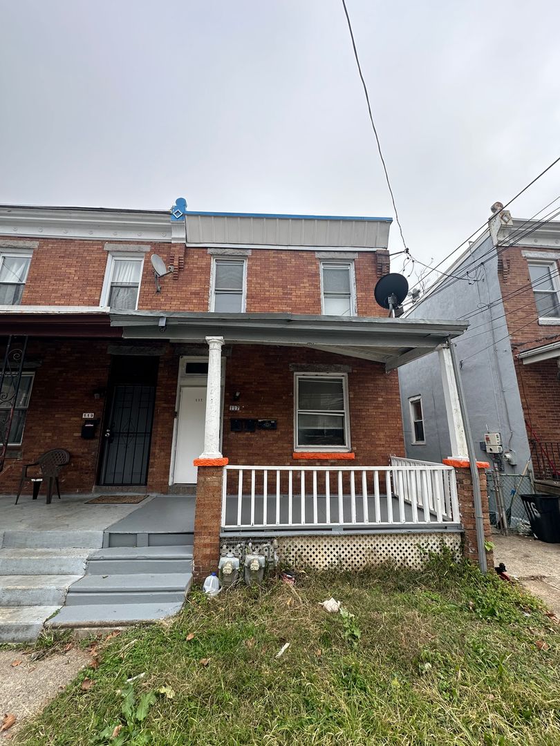 Darby Apartment: 117 N Front St