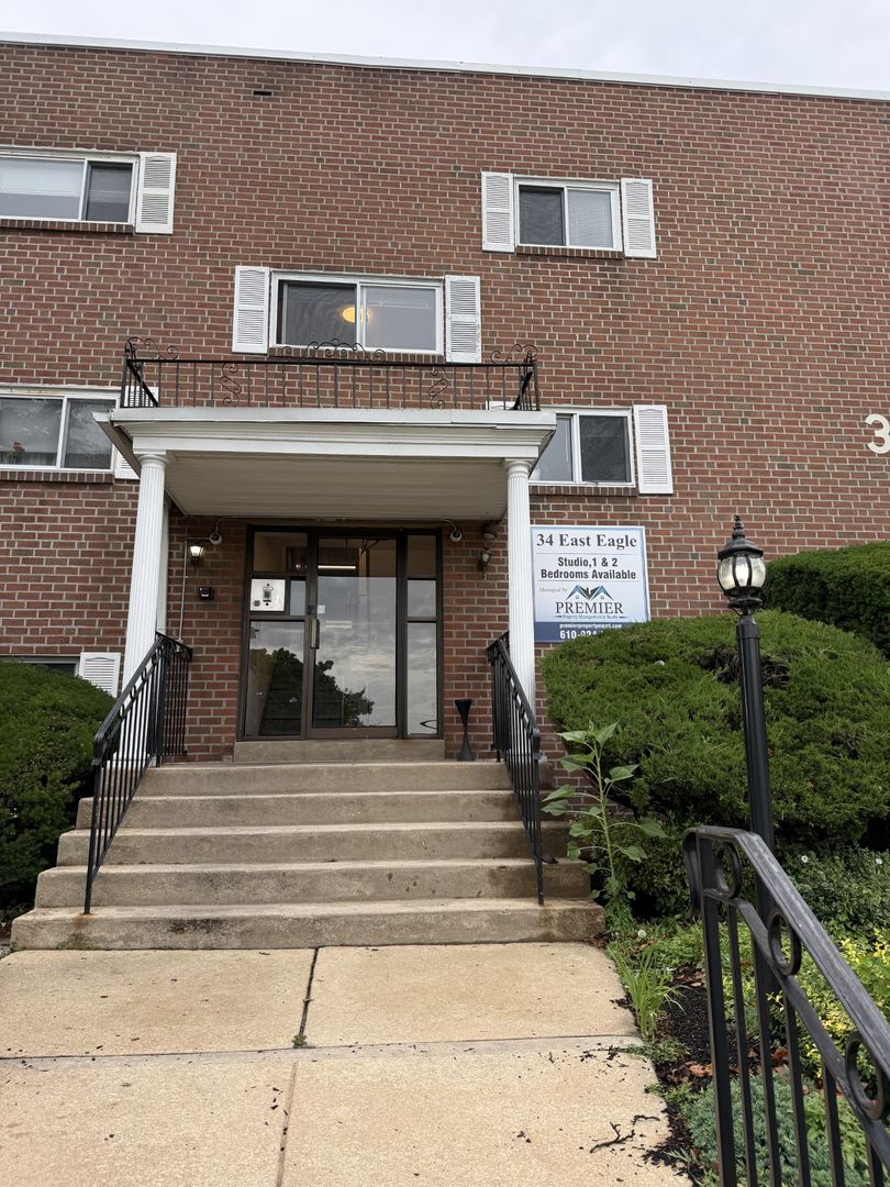 Havertown Apartment: 34 East Eagle Road