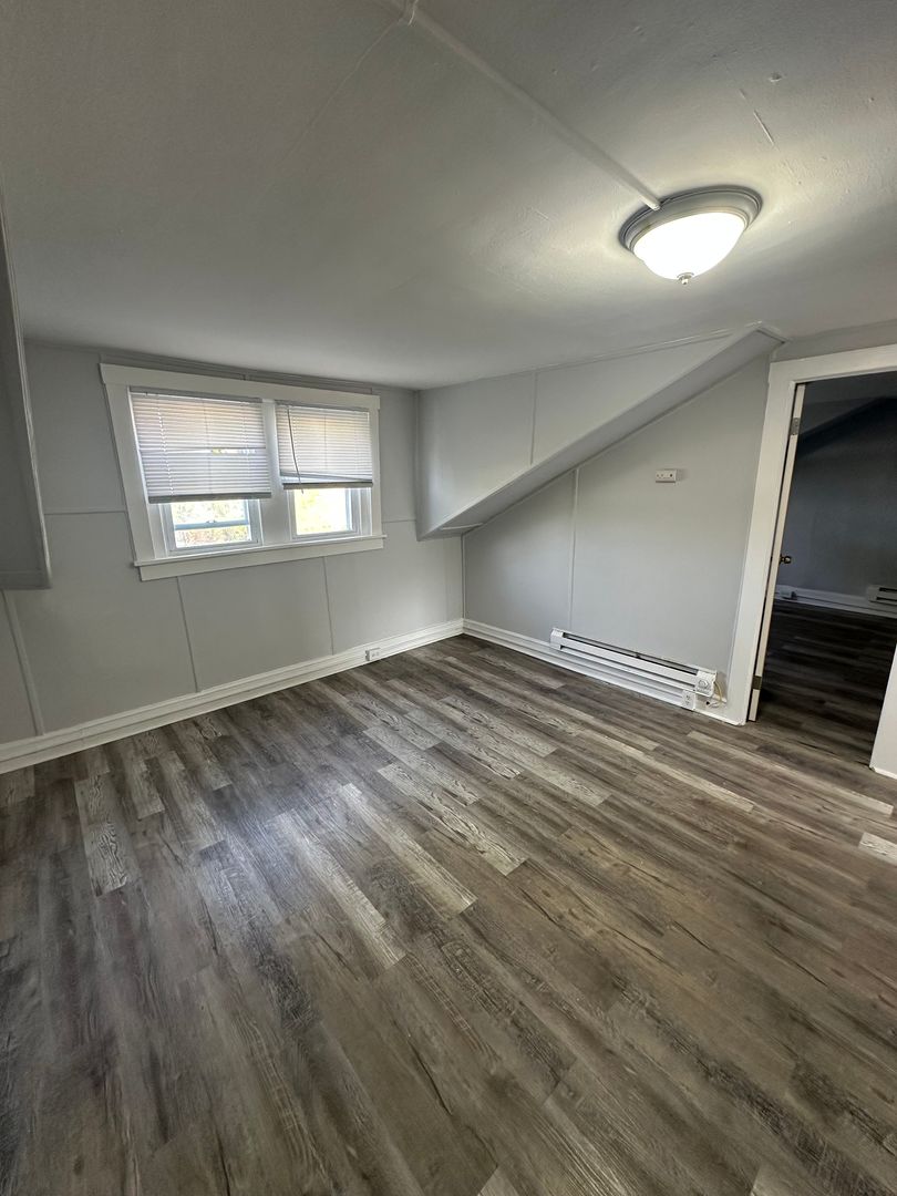 Upper Darby Apartment: 415 Kent Rd