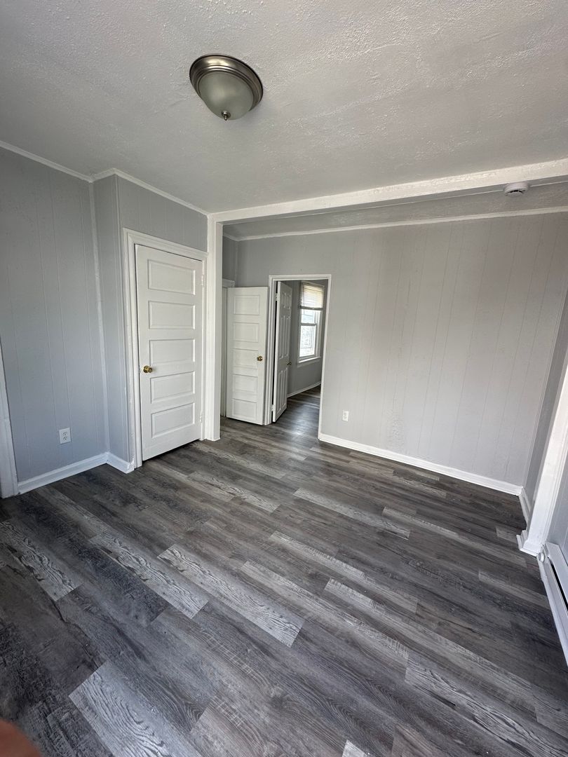 Upper Darby Apartment: 415 Kent Rd