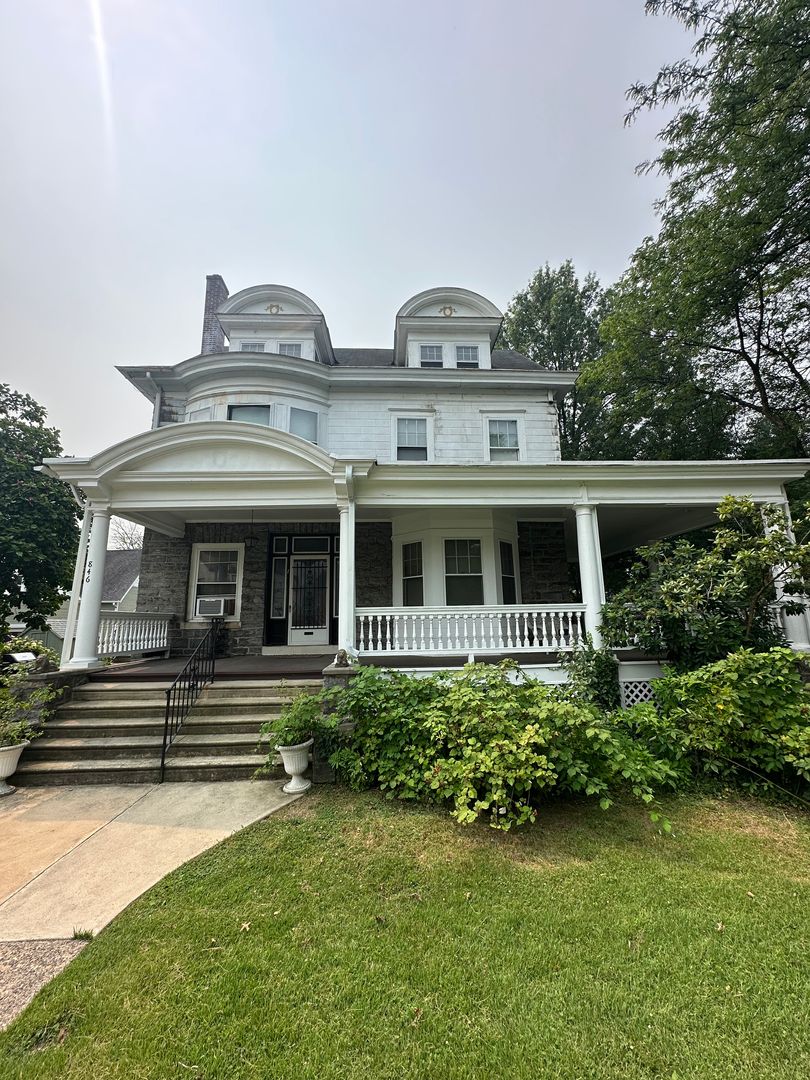 Prospect Park Apartment: 846 S. 13th Avenue - Unit 2