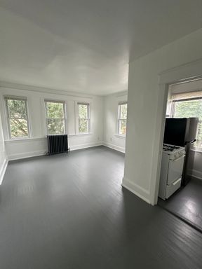1 Bed/ 1 Bath located on 2nd floor