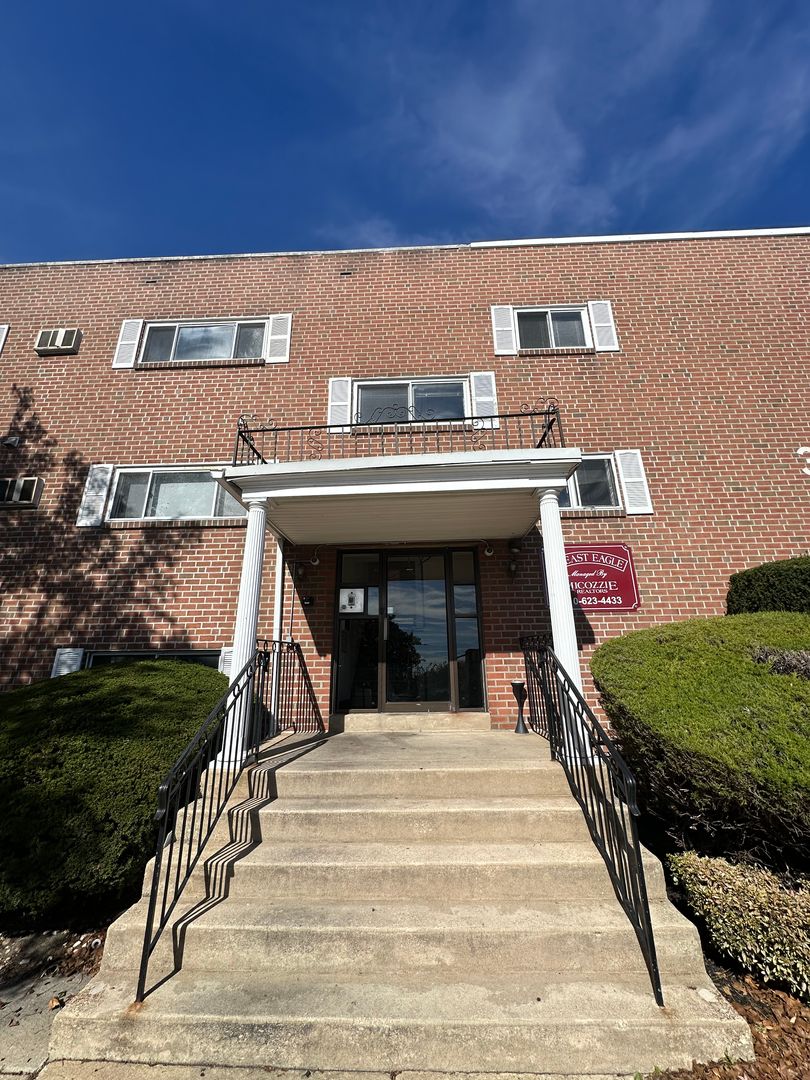 Havertown Apartment: 34 East Eagle Road