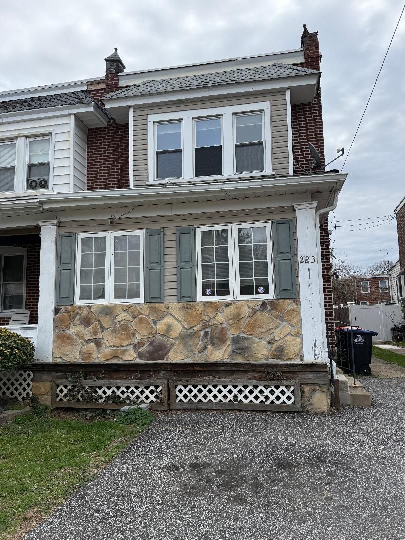 Chester House: 223 W 23rd St