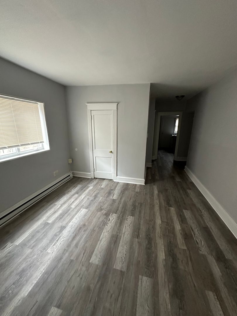Upper Darby Apartment: 254 Long Ln
