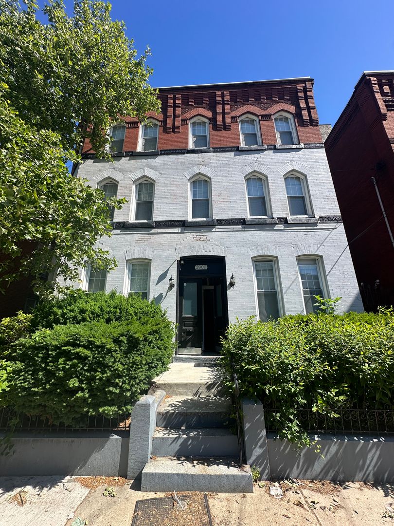 Philadelphia Apartment: 3905 Baring St