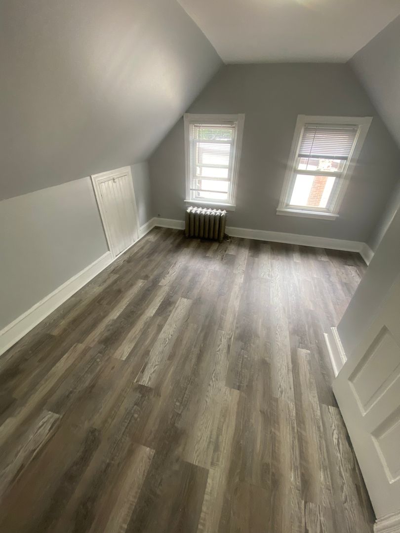 Collingdale Apartment: 230 Sharon ave