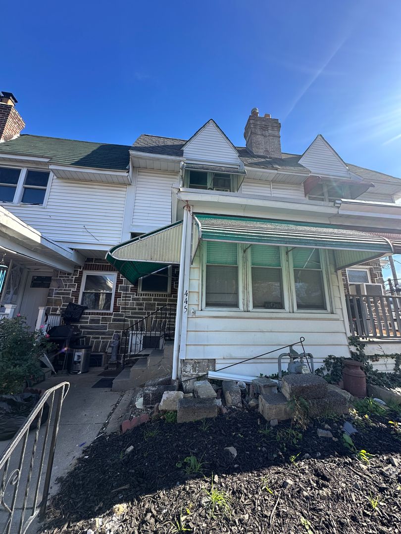 Upper Darby House: 445 Millbank Road