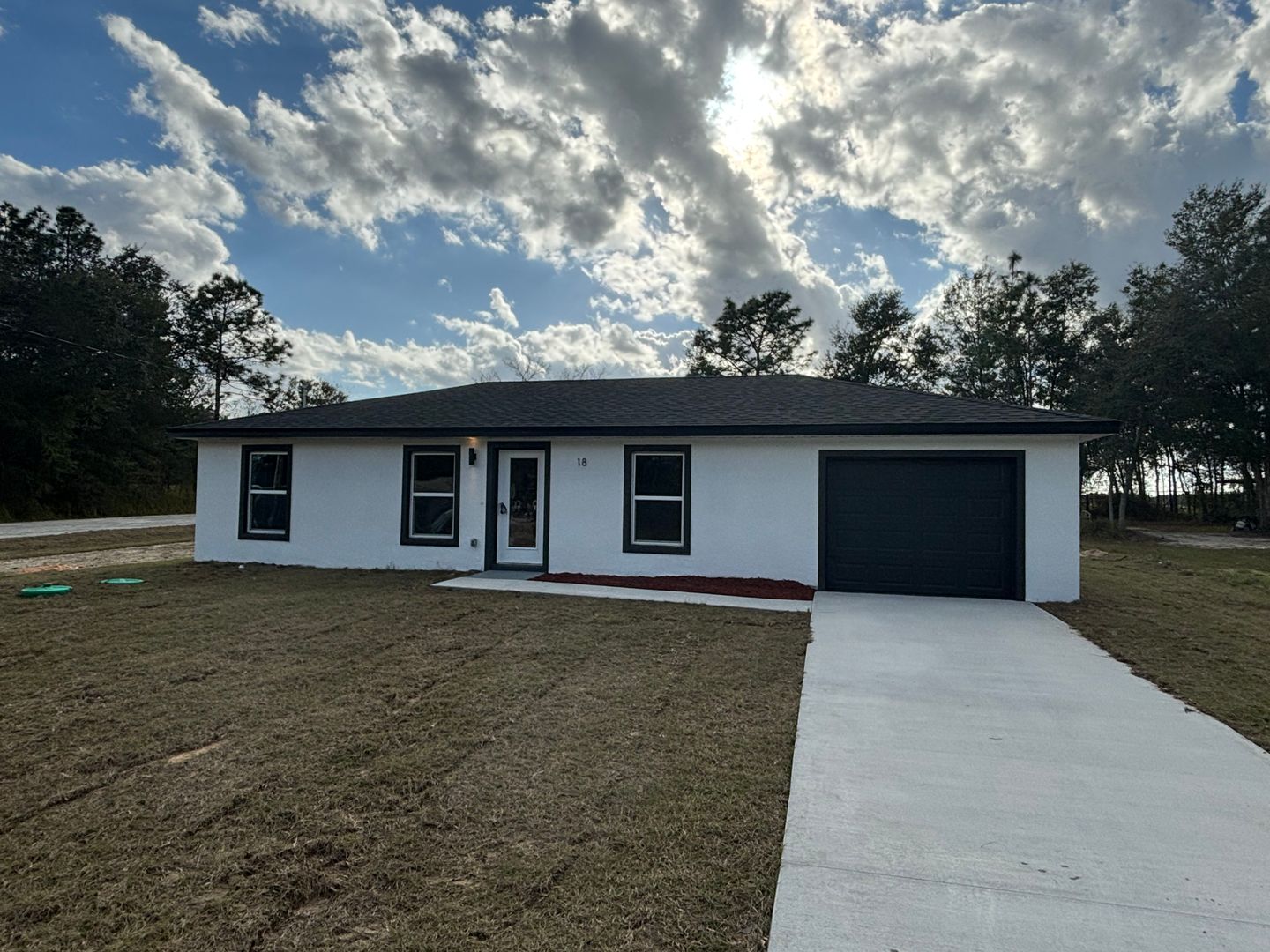 Ocala House: 18 Willow Rd