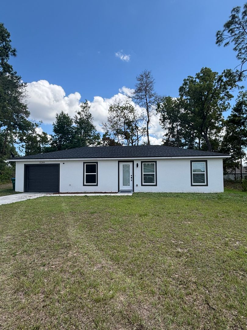 Sebring House: 8011 LEONARDO ST