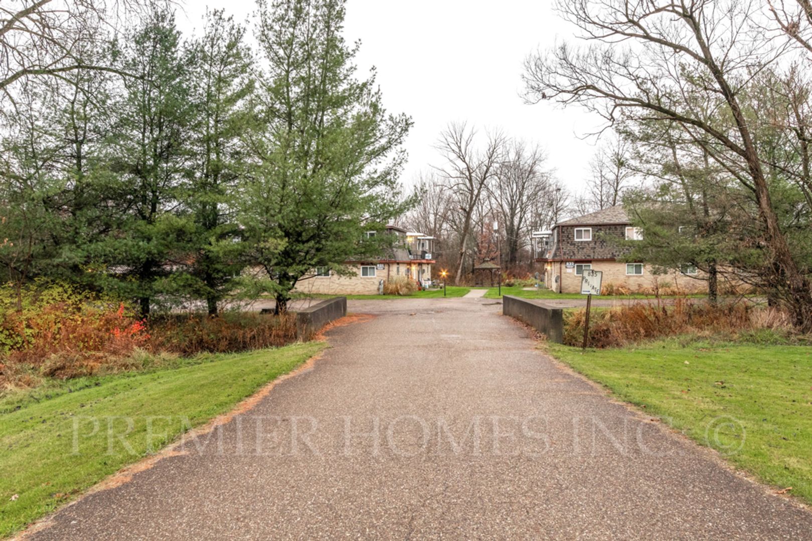 Louisville Apartment: 821 Constitution Ave