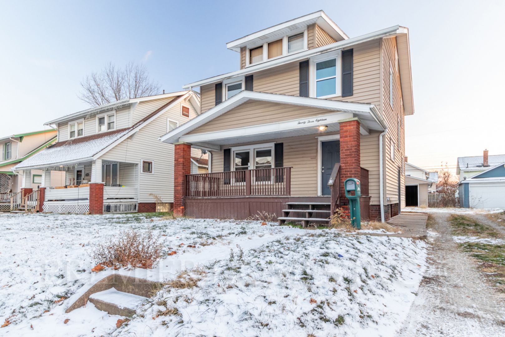 Canton House: 2318 10th St NW