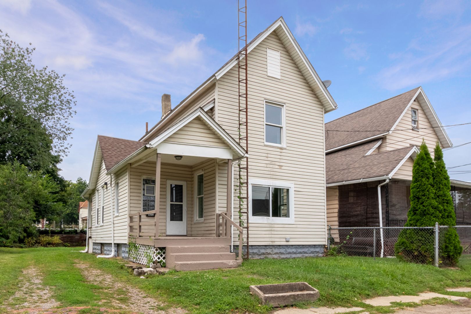 Canton House: 431 Kennet Ct NW