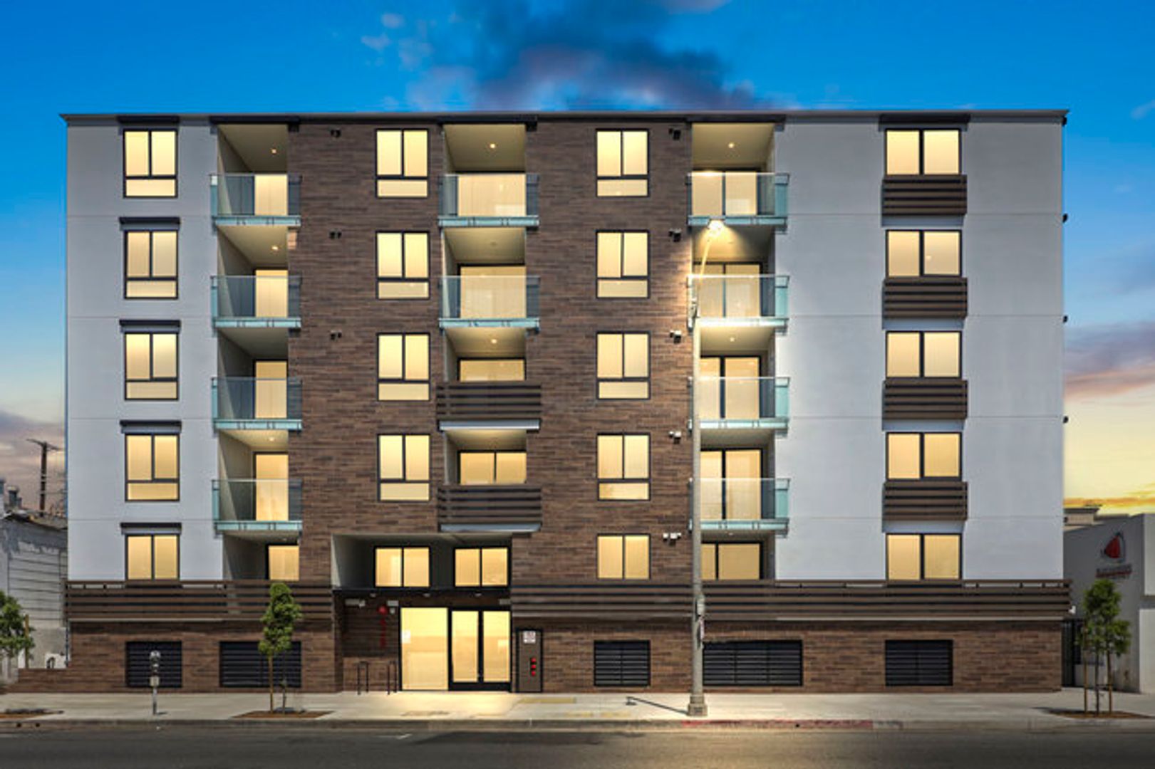 LOS ANGELES Apartment: 428 S ROBERTSON BL