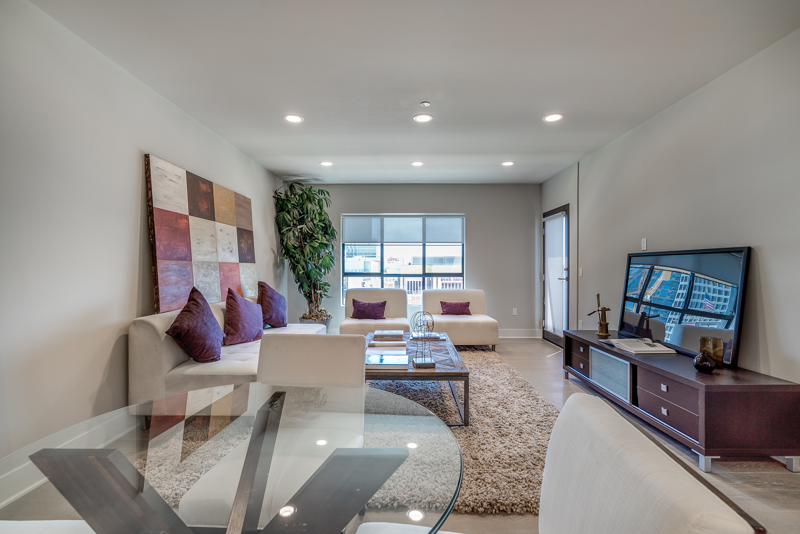 Los Angeles Apartment: 10269 Santa Monica Blvd