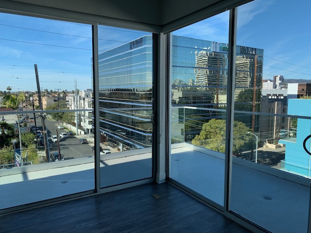 Los Angeles Apartment: 1900 Sawtelle Blvd