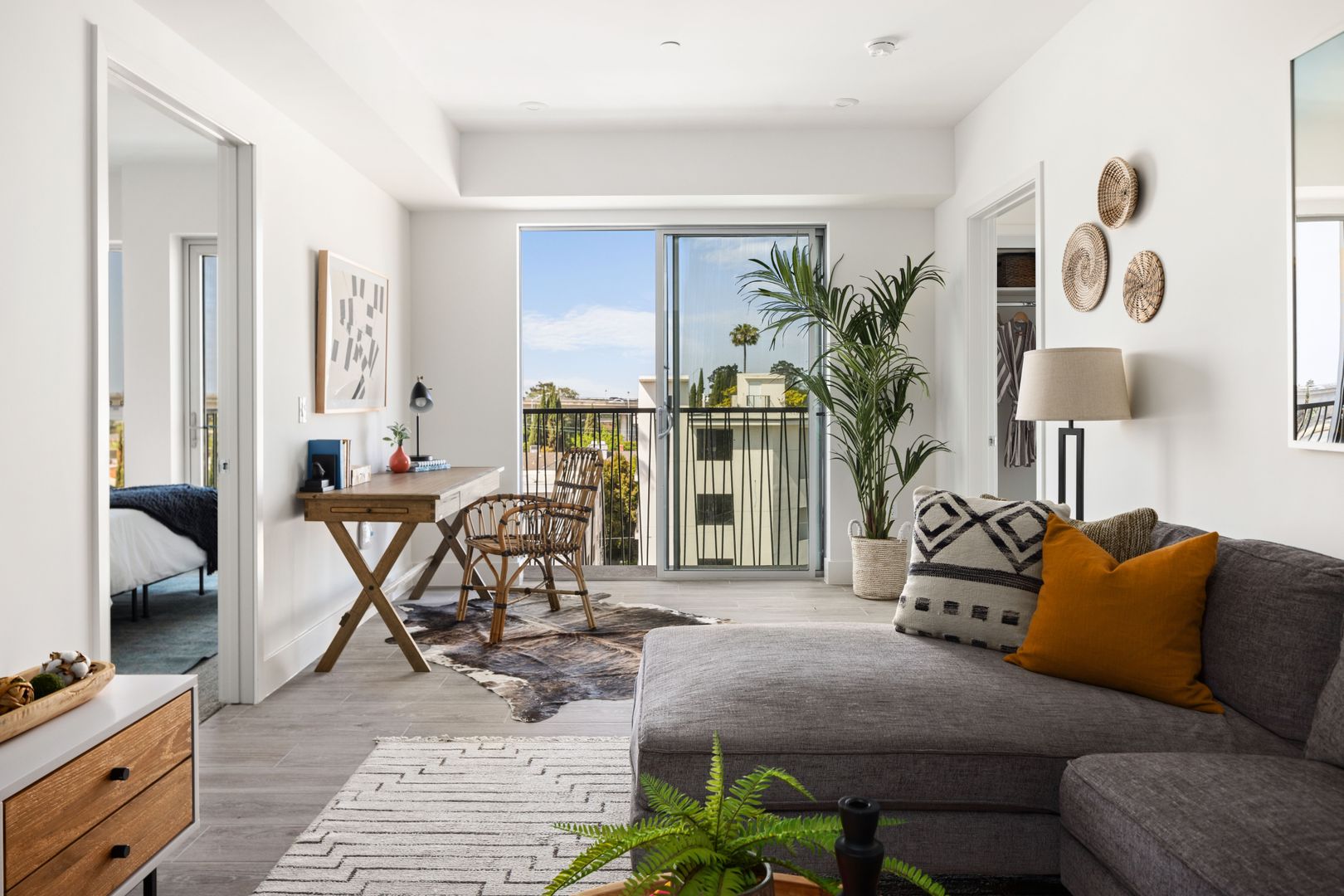 Los Angeles Apartment: 2600 S. Sepulveda Blvd.